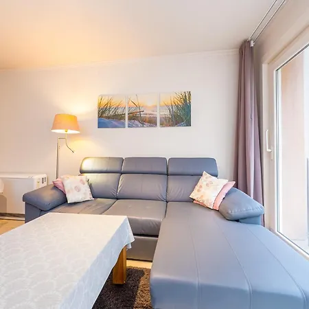 Flat Near Zeedijk With Cozy Terrace, Cleaning Included