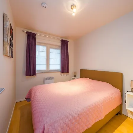 Flat Near Zeedijk With Cozy Terrace, Cleaning Included Apartment Middelkerke