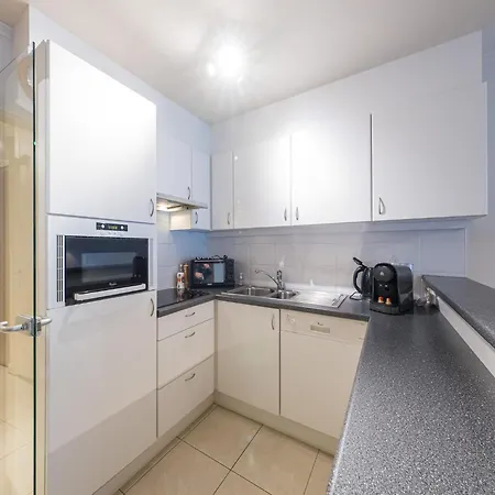 Flat Near Zeedijk With Cozy Terrace, Cleaning Included Apartment Middelkerke