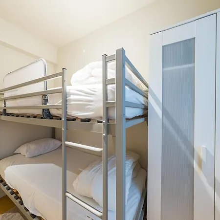 Daire Flat Near Zeedijk With Cozy Terrace, Cleaning Included Middelkerke